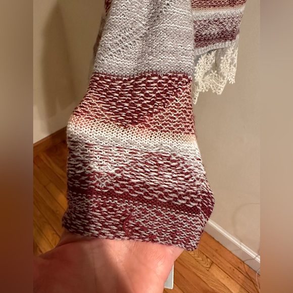 Rewind Gray Red Winter Sweater Bottom Lace Snowflakes Longer In Back SZ XS - Picture 7 of 13